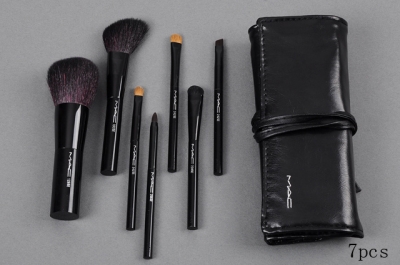 MAC Pro Cosmetics 7 Pcs Brushes Set For Sale